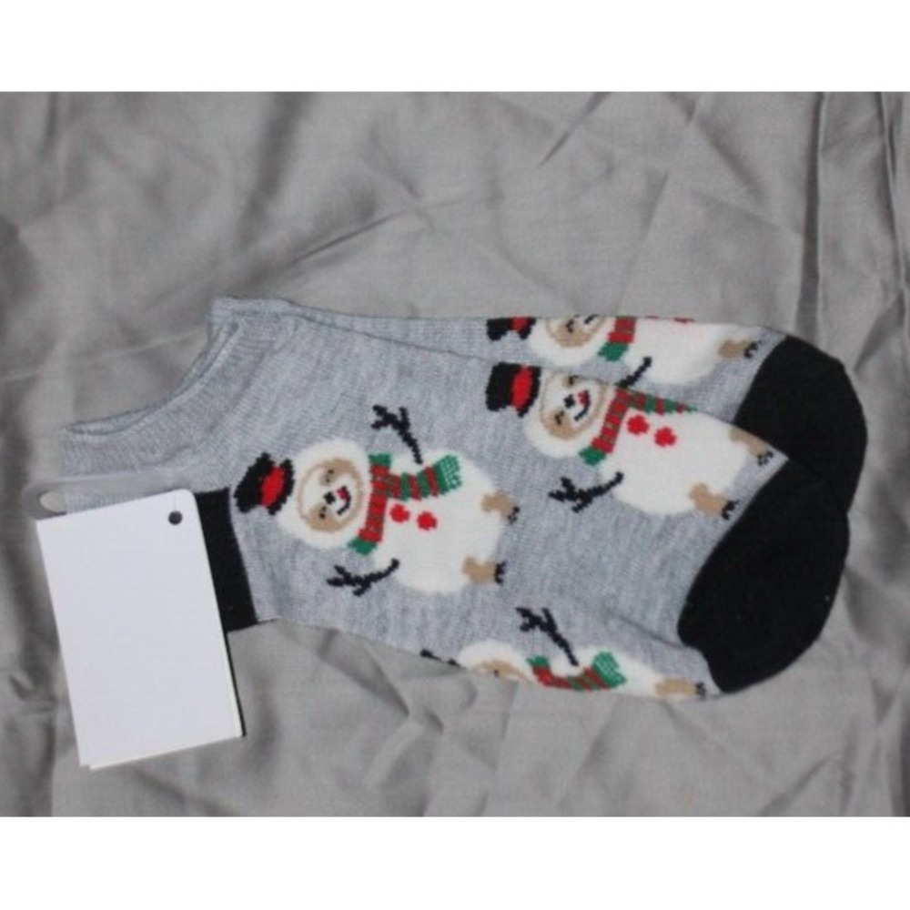 Xhilaration Women's Ankle Socks  4-10 -   Grey with snowman's